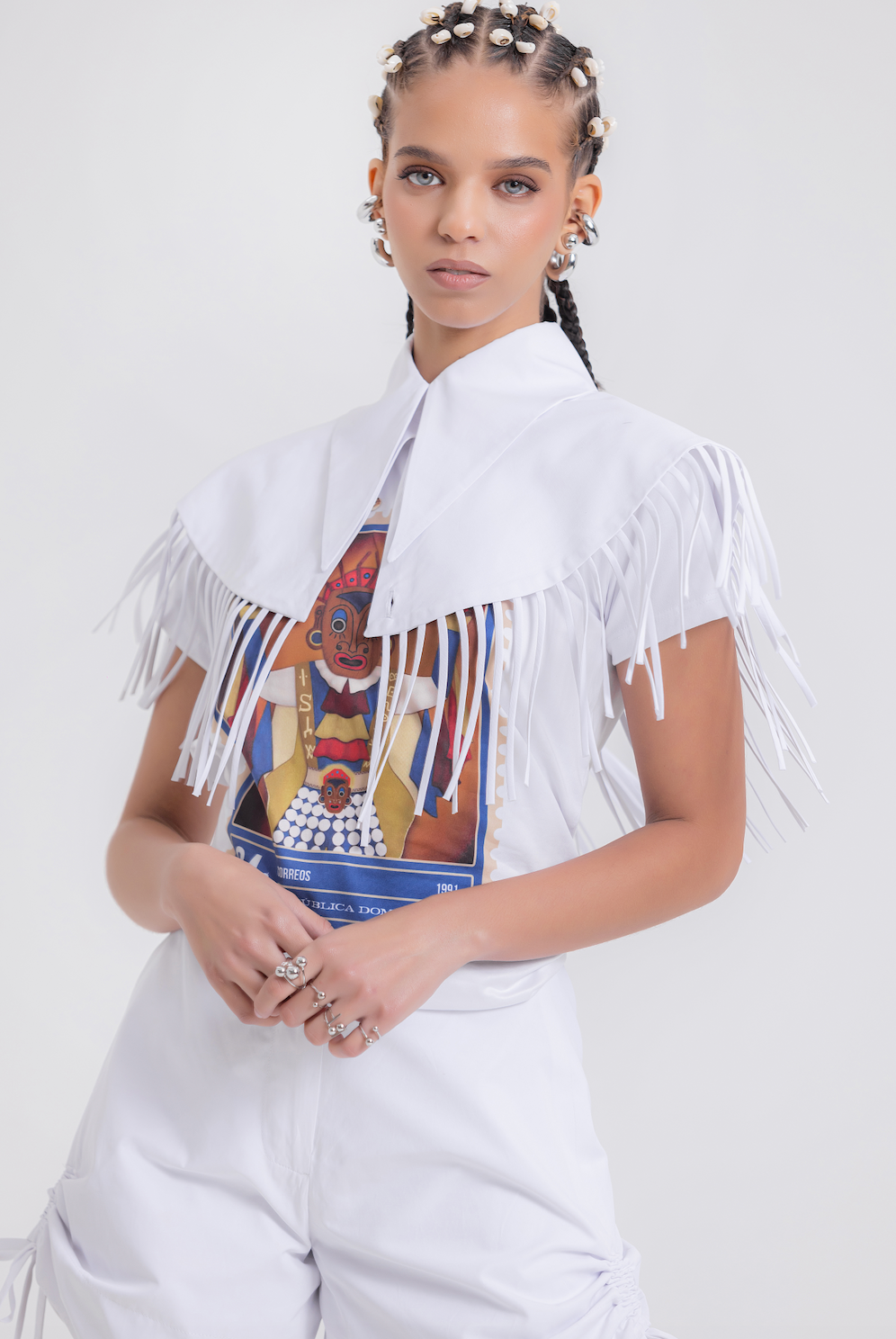 CONCHITA DETACHABLE COLLAR